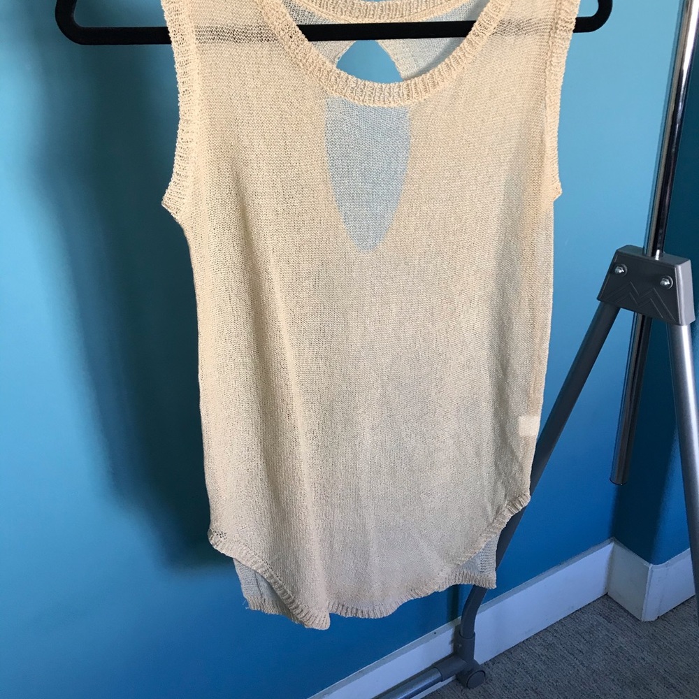 Knitted light weight tank